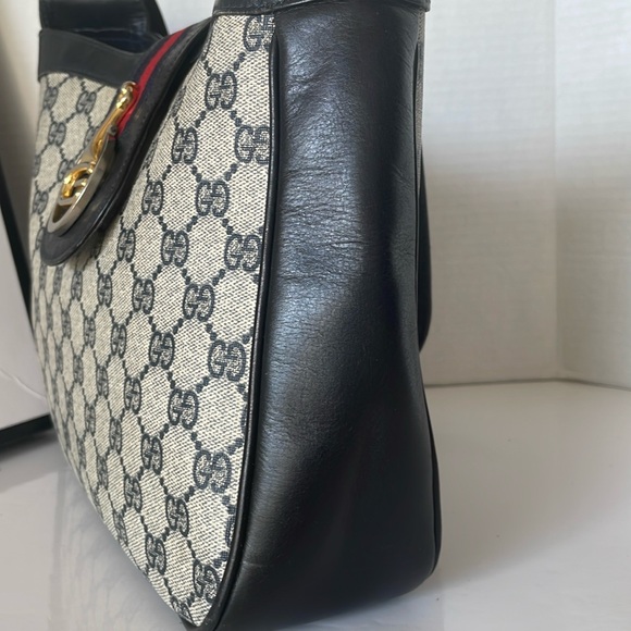 Authentic Gucci Canvas Sherry Line Shoulder Bag. - Picture 4 of 17